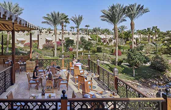 اثاث خارجي لمطعم ارابيسك في فور سيزونز شرم الشيخ